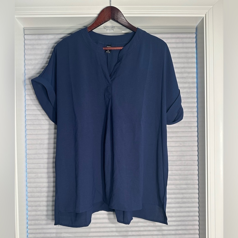 Emery Rose navy short sleeve blouse